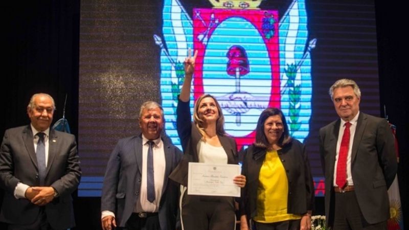 Electos recibieron sus diplomas