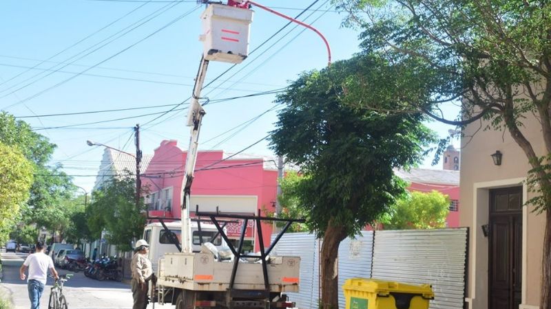 Inició la obra de reconversión a led el microcentro de Santa María