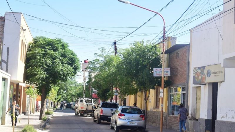 Inició la obra de reconversión a led el microcentro de Santa María