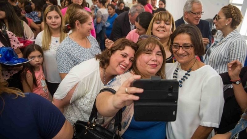 La Gobernadora inauguró obras en Valle Chico