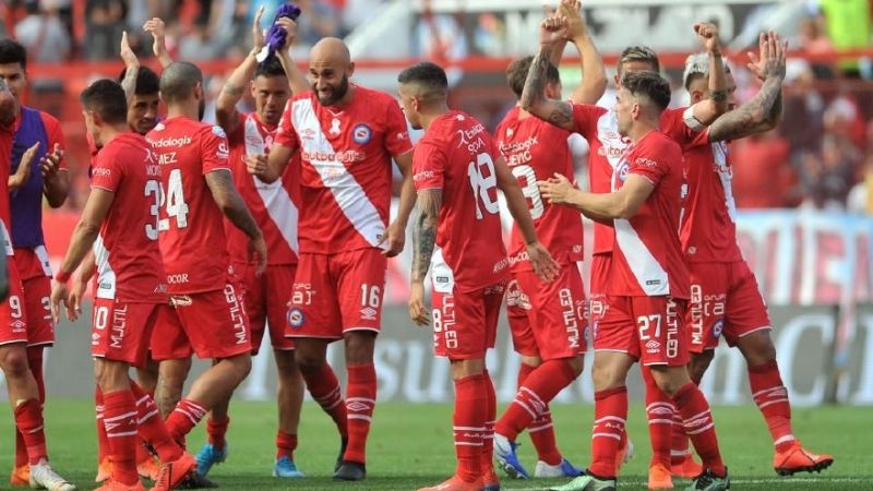 Argentinos y Lanús van por River y Boca, en la Superliga