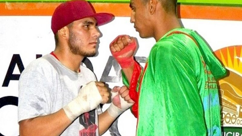 Festival de Boxeo en Recreo