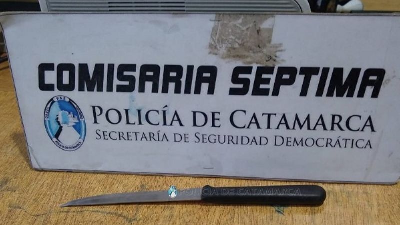 Detienen a dos mujeres con un cuchillo