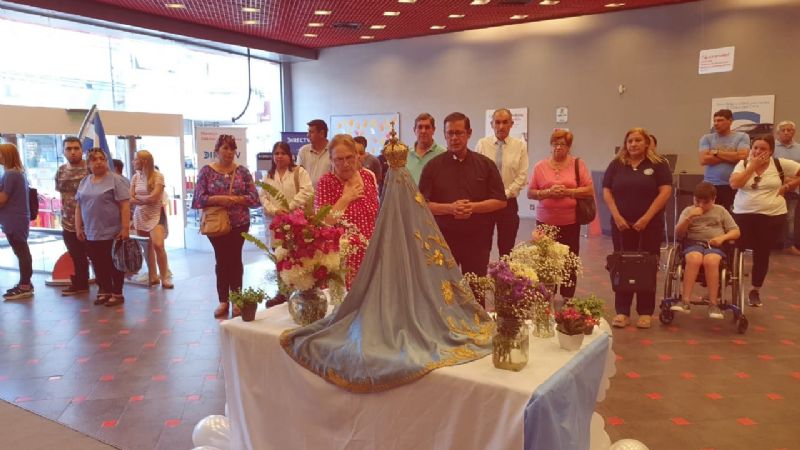 Emotivo recibimiento a la Madre del Valle en Sanidad Municipal