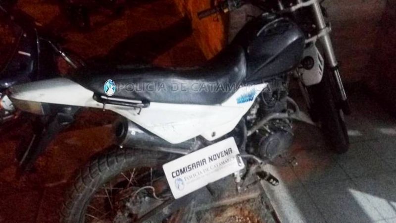 Arrestan a siete personas, secuestran una moto y droga