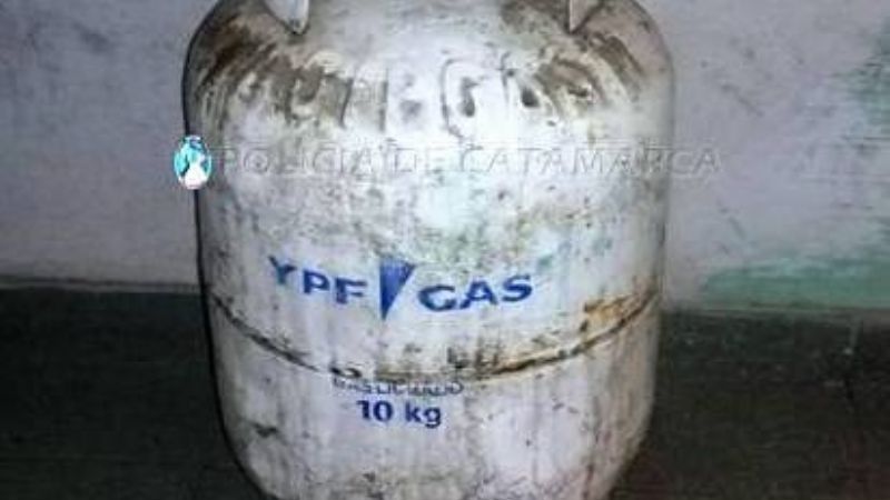 Detienen a una pareja por el robo de una garrafa y zapatillas