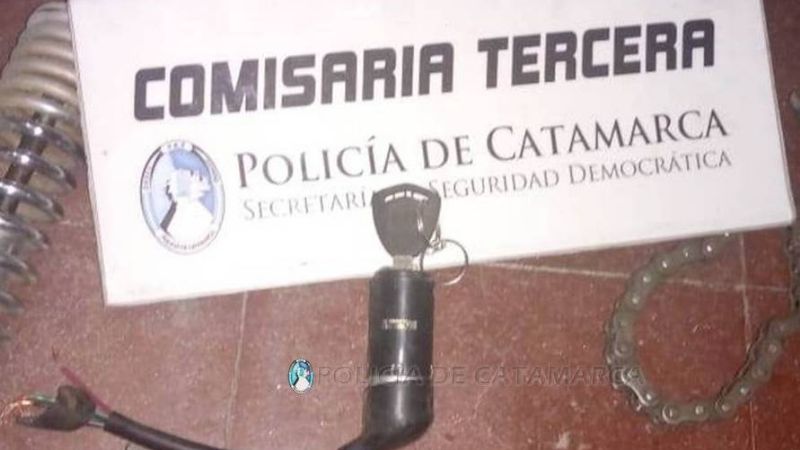 Robaban motos y enterraban sus partes a la orilla del río