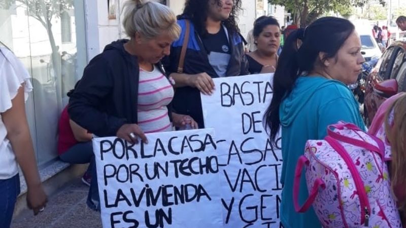 Nuevo reclamo por viviendas