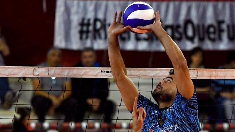 Ateneo ganaba; pero perdió 1-3 ante River, en la A1