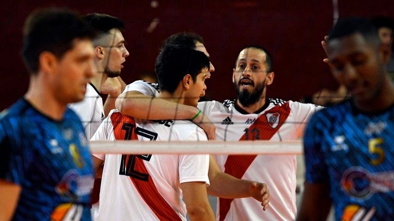Ateneo ganaba; pero perdió 1-3 ante River, en la A1