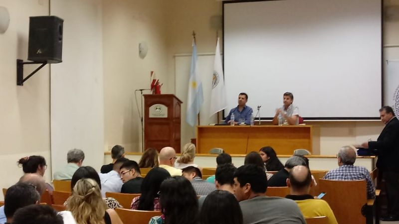 Especialistas expusieron en la UNCA