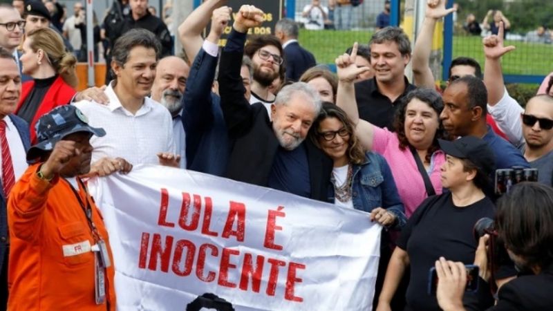 Tras 580 días en prisión, Lula da Silva quedó en libertad