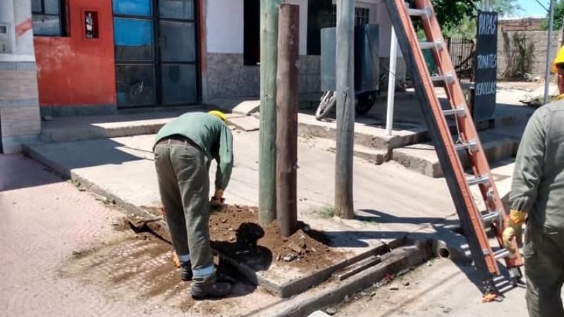 Cambio de postes en malas condiciones