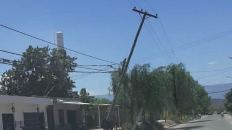 Cambio de postes en malas condiciones