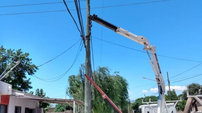 Cambio de postes en malas condiciones