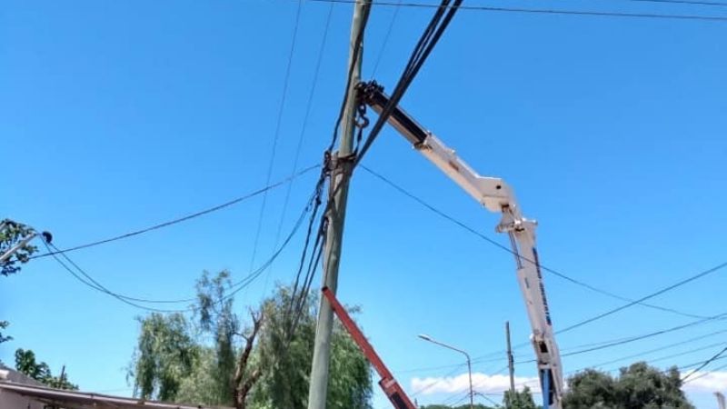 Cambio de postes en malas condiciones