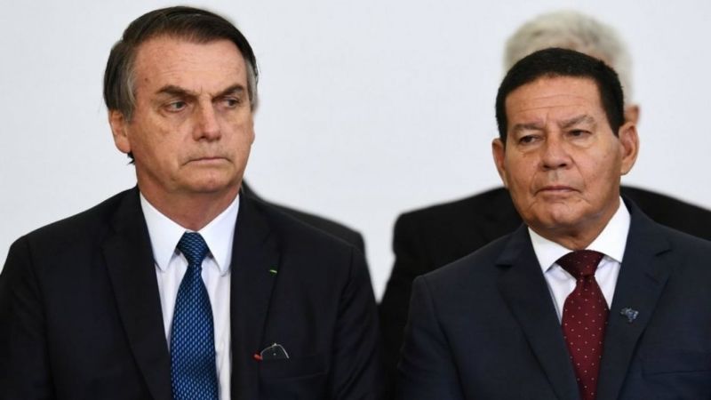Al final, Bolsonaro mandó a su vice a la asunción de Alberto