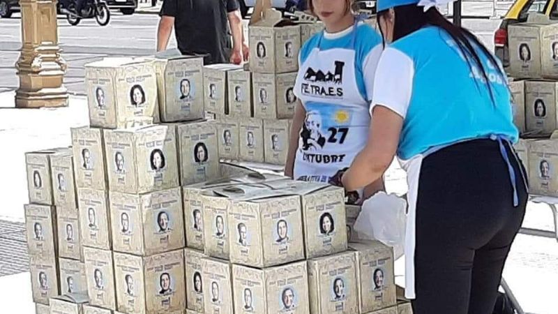 “Pan Dulce Peronista” que se vende en las inmediaciones del Congreso