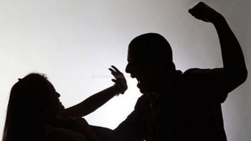 Mujer debió ser asistida tras ser víctima de golpes de puño de su ex