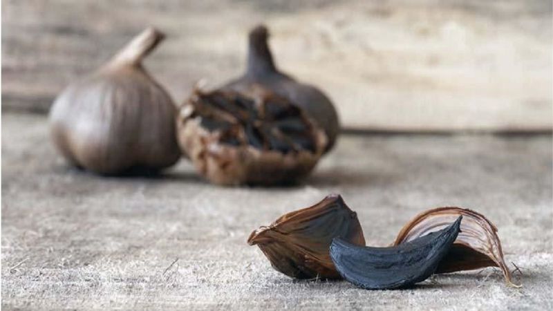 Prohíben la venta de un ajo negro japonés