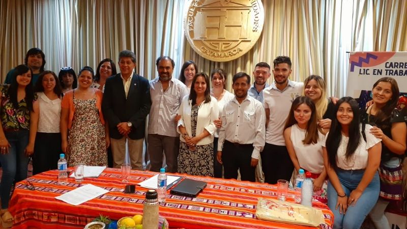 La decana de Humanidades reflexionó sobre la función de los trabajadores sociales