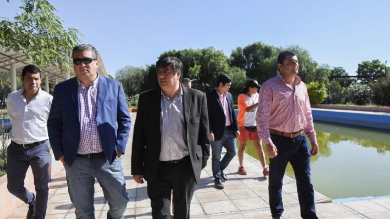 Recorrida por polideportivos por el inicio de las colonias de verano