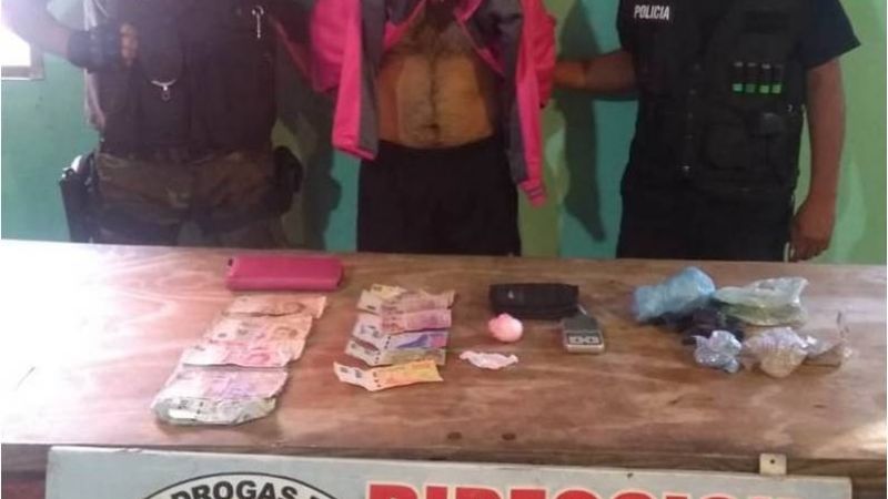 Detienen a una mujer y a un joven vinculados a un kiosco de drogas