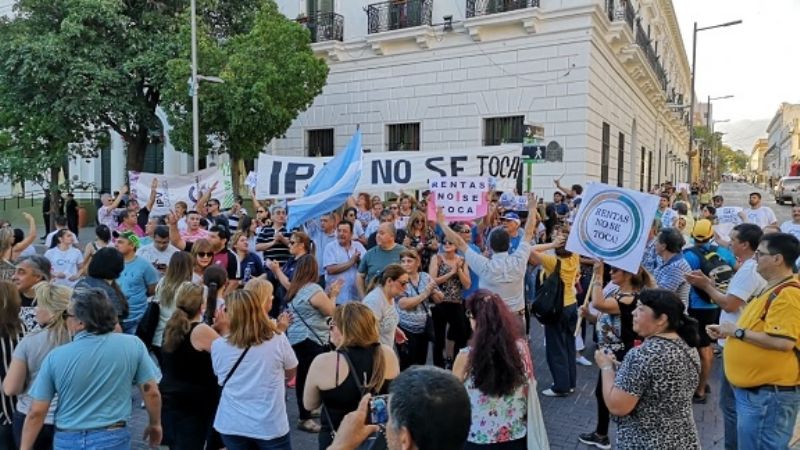 Trabajadores del IPV, Rentas y Catastro se movilizan