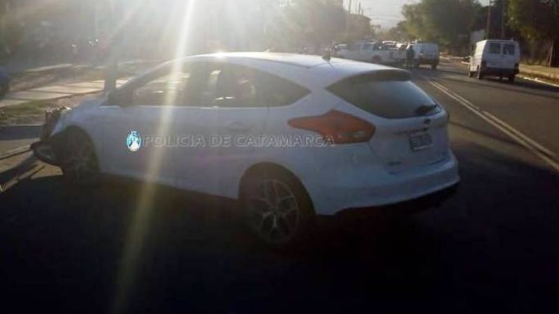 Automovilistas chocó contra una moto