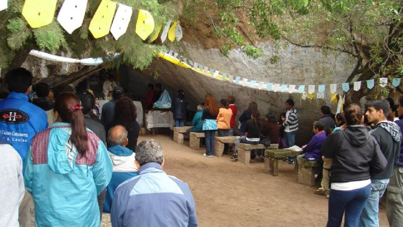 En Anjullón, se preparan para celebrar a la Virgen del Valle