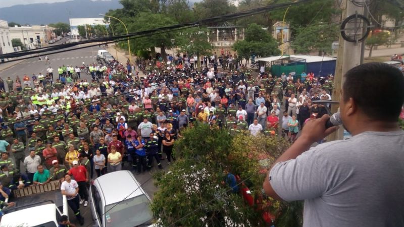 Arévalo amenazó con seguir con el paro si les descuentan a los municipales