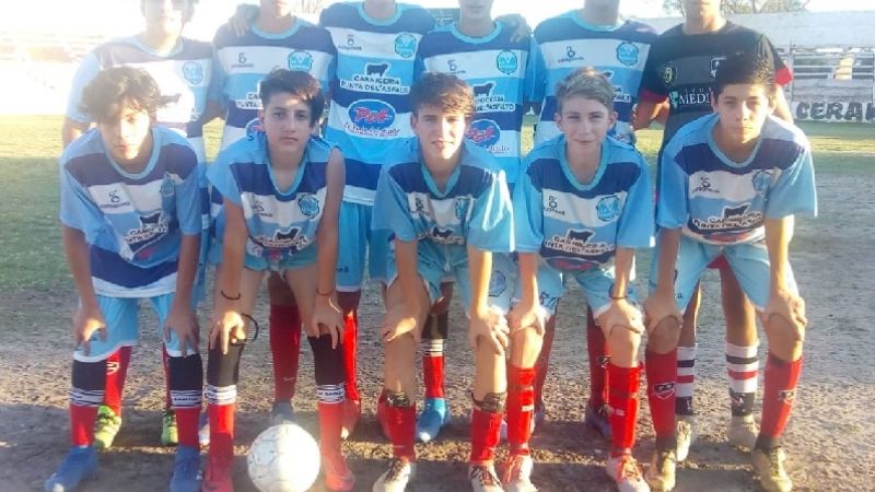 La Carrera (x 2) y Defensores de Esquiú, campeones de Inferiores