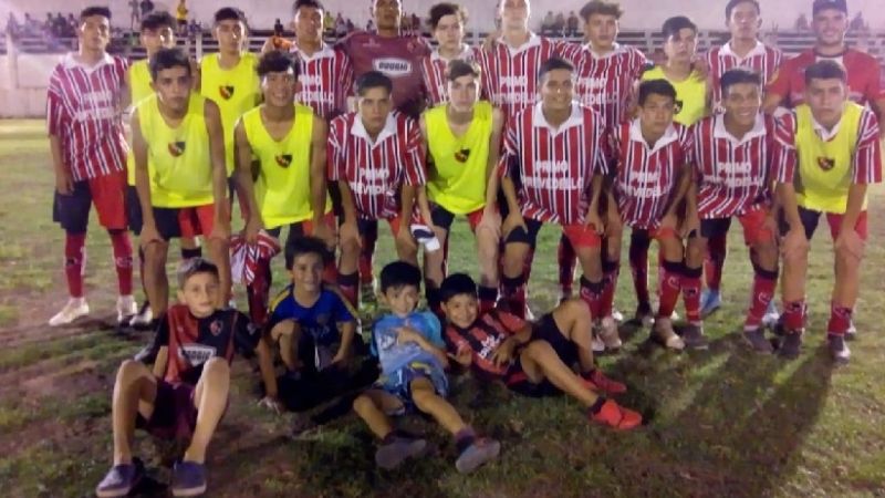 La Carrera (x 2) y Defensores de Esquiú, campeones de Inferiores