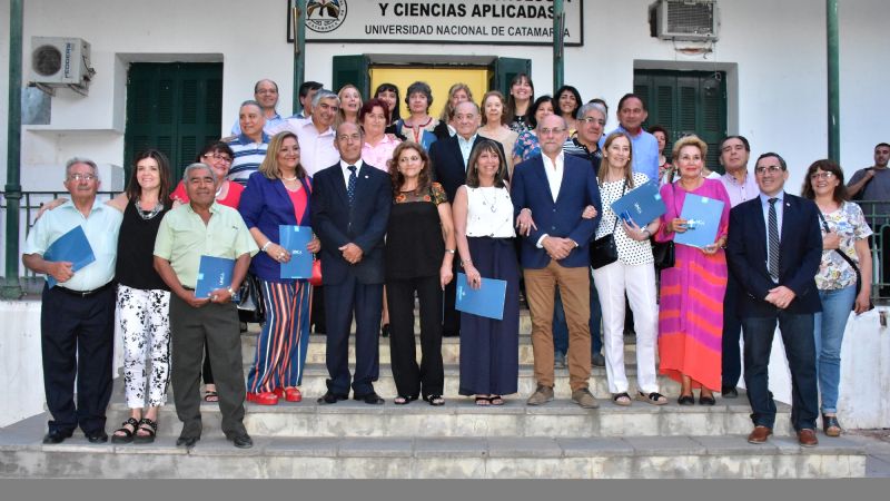 Homenaje a ex docentes y ex no docentes de la Facultad de Tecnología