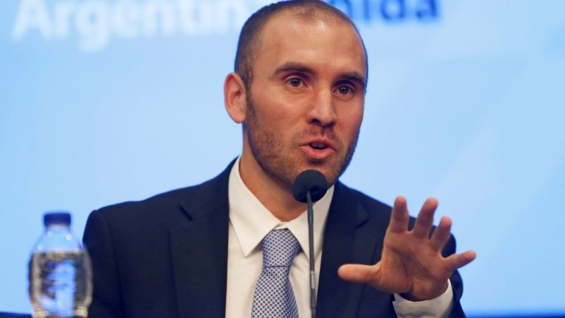 Habrá un dólar turista que costará por lo menos 20% más caro que el oficial