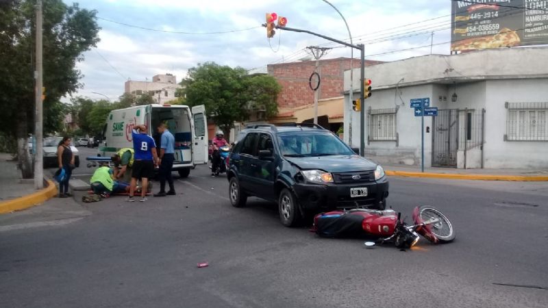 Choque en avenida Virgen del Valle y Esquiú