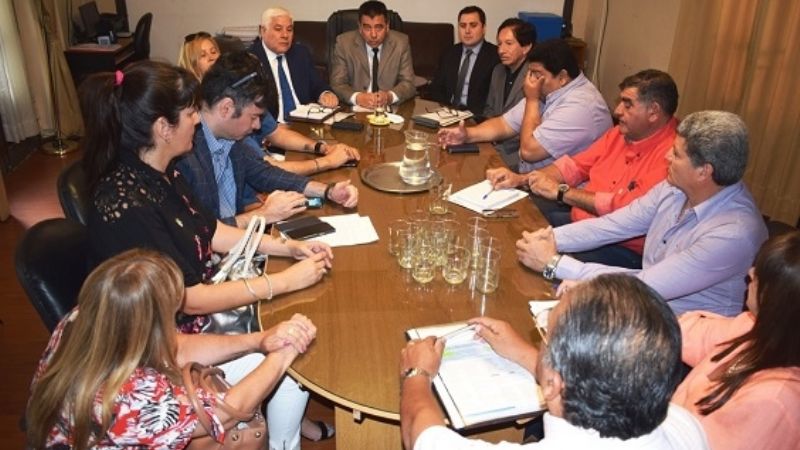 El ministro Gordillo se reunió con los gremios docentes