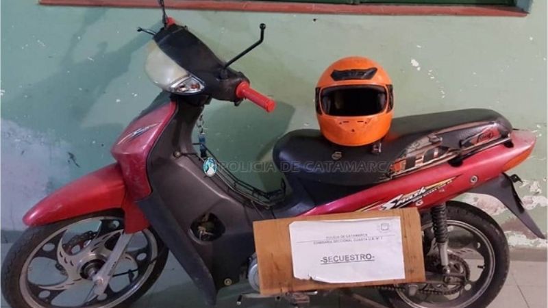 Detienen a dos arrebatadores