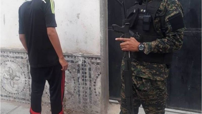 Detienen a dos sospechosos con droga