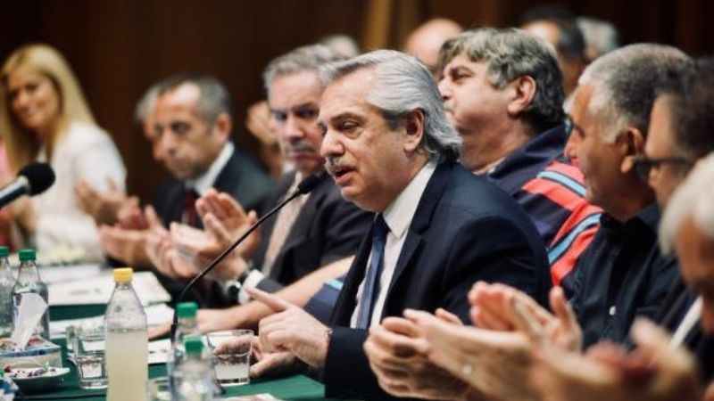 Fernández presentó en el Smata un plan automotor a precios accesibles