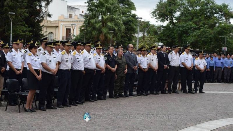 La Policía rindió homenaje a la Virgen del Valle