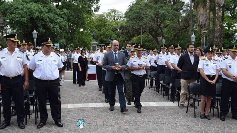 La Policía rindió homenaje a la Virgen del Valle