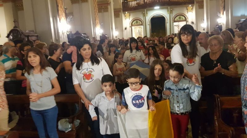 Los niños llenaron de alegría al Santuario en el homenaje a la Virgen