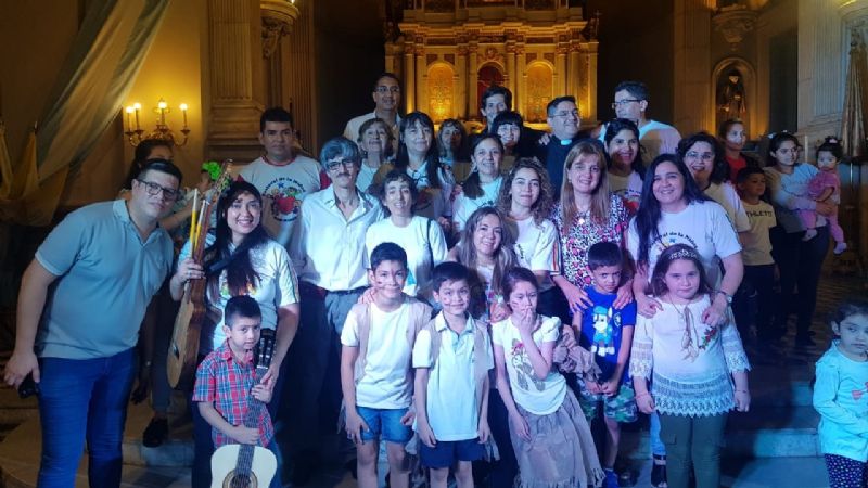 Los niños llenaron de alegría al Santuario en el homenaje a la Virgen