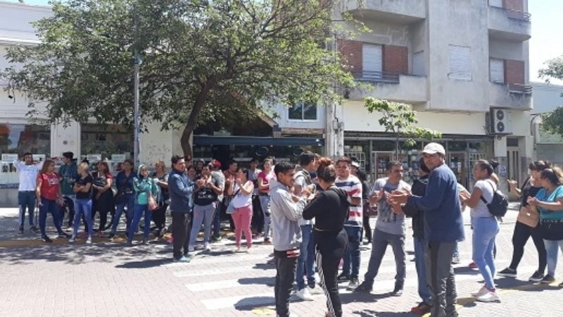 Vecinos del circuito 3 reclaman trabajo