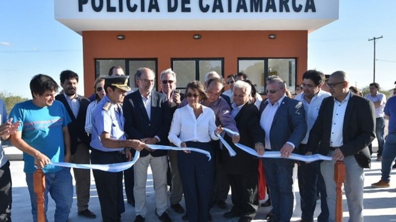 Corpacci inauguró la última escuela de su gestión en Casa de Piedra
