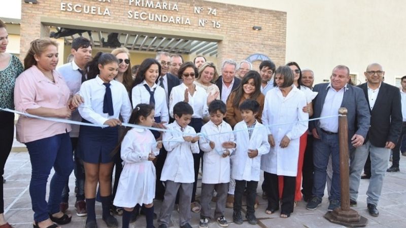 Corpacci inauguró la última escuela de su gestión en Casa de Piedra