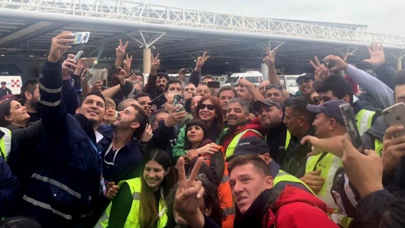 El Senado aclaró que Cristina "pagó de su bolsillo" su viaje a Cuba