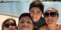ENZO PÉREZ, en familia, también prefirió descansar en la playa.