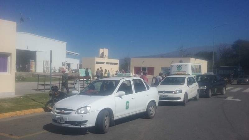 Tomó un taxi en la Capital, viajó hasta FME y no quiso pagar
